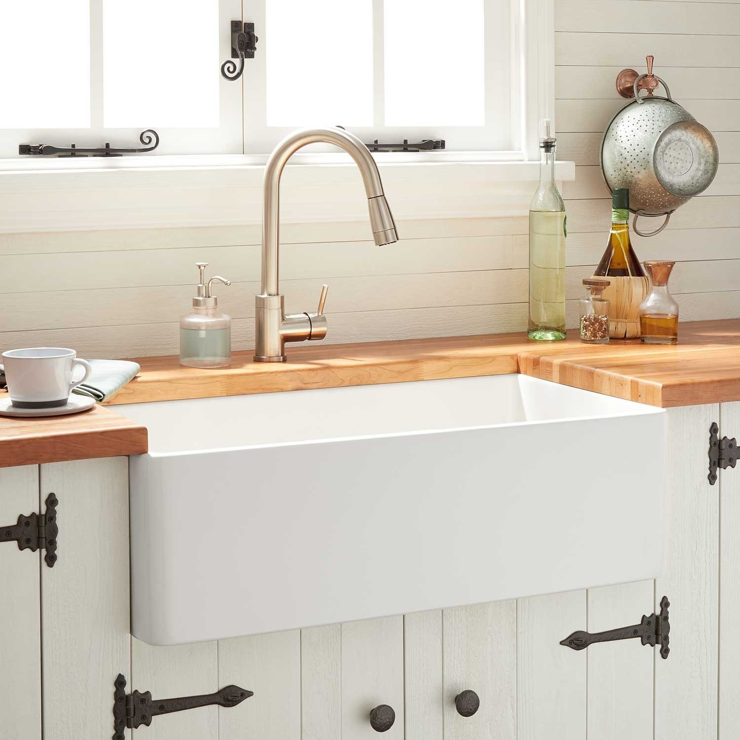 Quartz Sinks vs Fireclay Sinks: A Comparison - A Quartz Sink